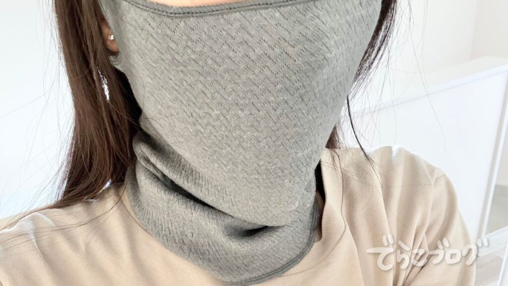 SOWANのおやすみマスクを実際に着用した様子の写真